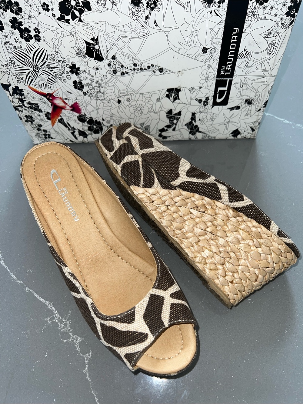 CL by Laundry Brown & Cream Giraffe-Print Straw Wedge Slide Platform Sandals US8